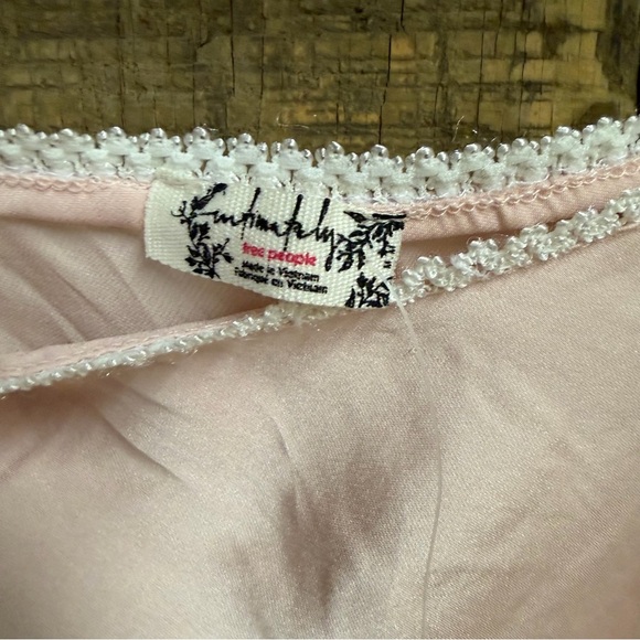 Free People Gemini Moon Half Slip skirt Blush Satin lace midi intimately M - Picture 9 of 12